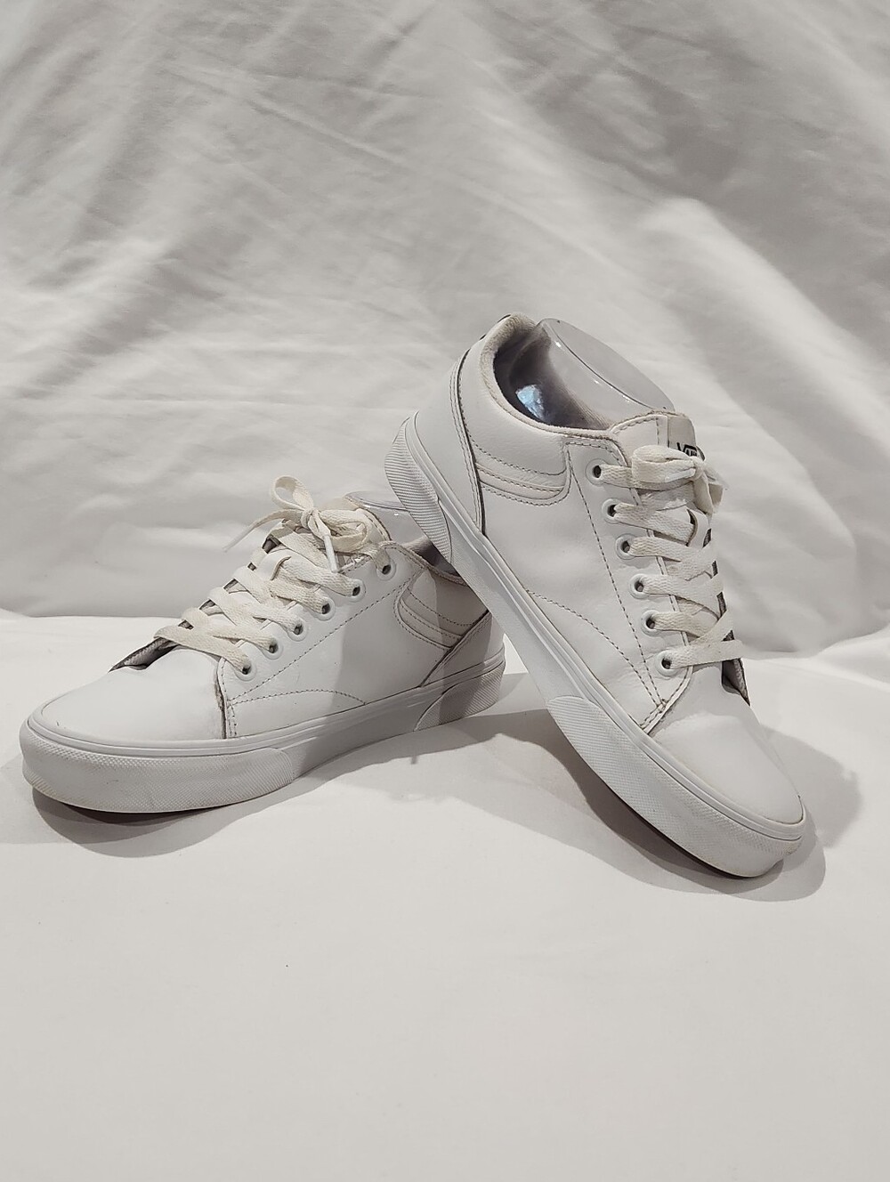 Vans Seldan White Low-Top Leather Sneakers Size 7.5